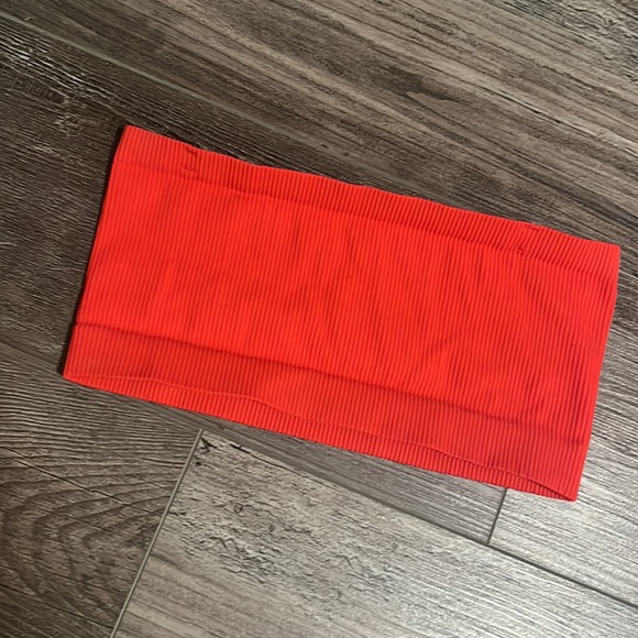 🎁 Free with bundle❣️ Urban outfitter tube top S - Picture 1 of 2